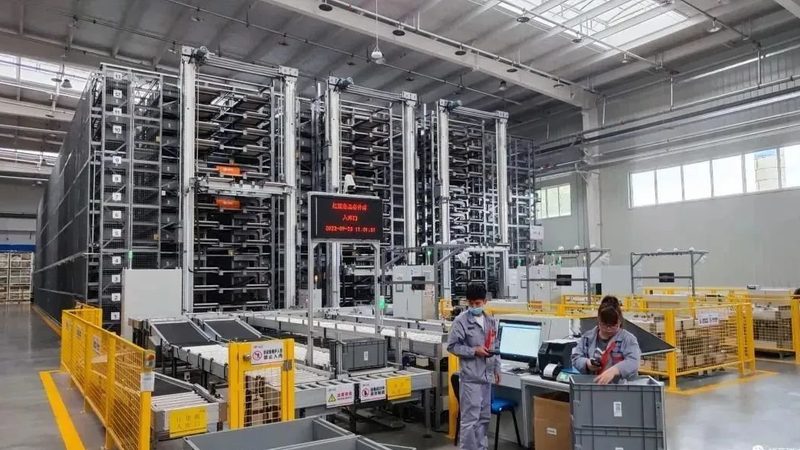 窄通道作业中的电动叉车应用：挑战与解决方案